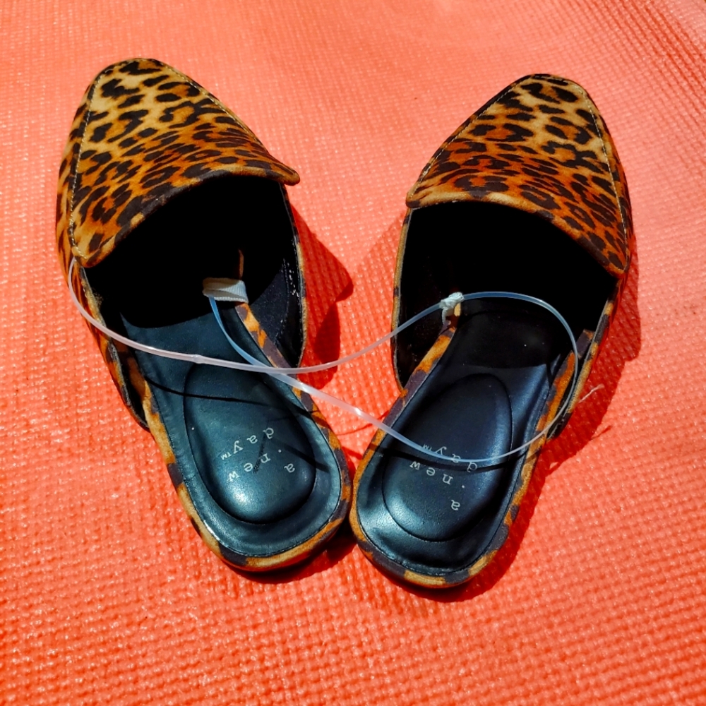Beautiful concept slip on shoe 👞 it everyday use.